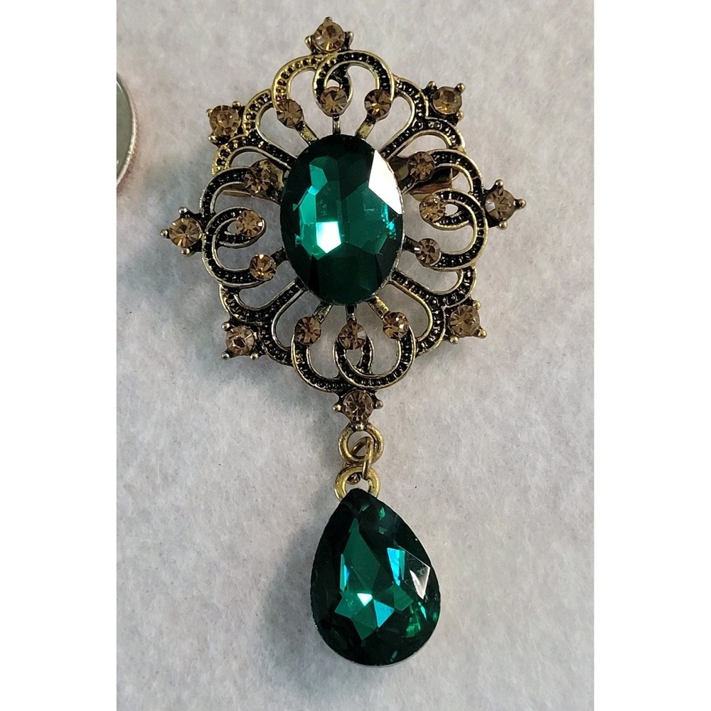 Emerald Green Rhinestone Brooch Teardrop Dangle Gold Tone Filigree Statement Pin